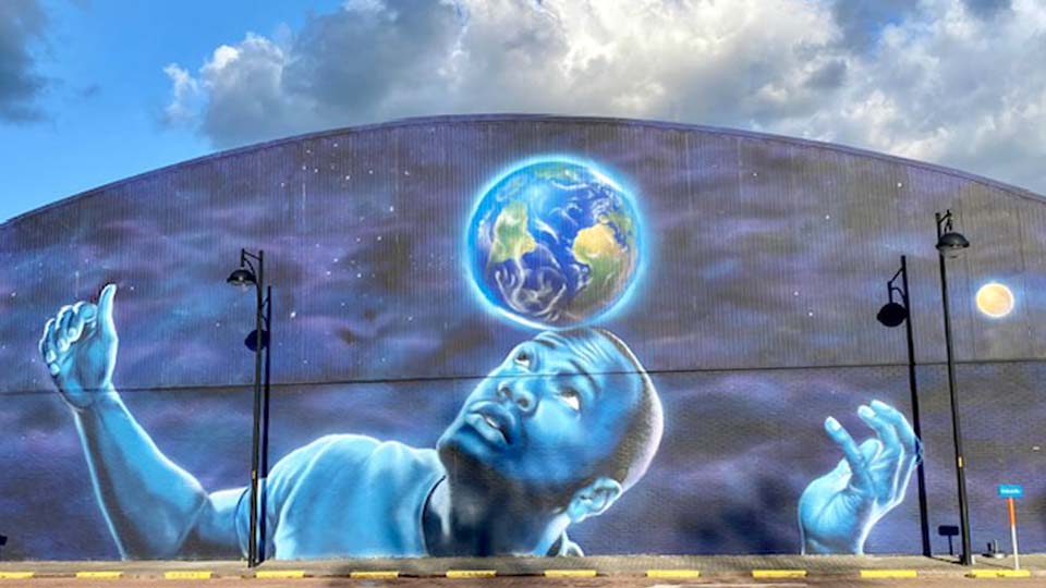 The largest mural in Kortenberg, 'The Tipping Point'