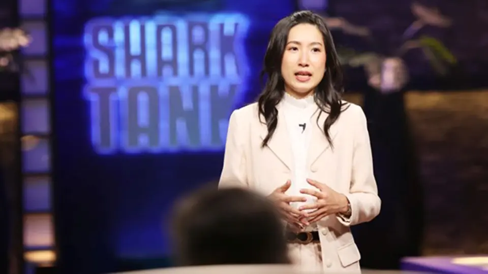 Chatchanee Pakavatsoontorn presents the Baldes balance testing device on Shark Tank