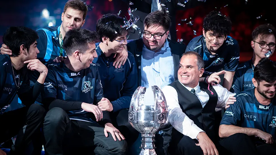 Isurus wins 2019 League of Legend CRED riot games