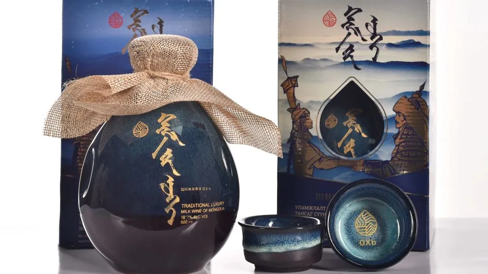 A ceramic bottle of Shimiin Okhi with packaging