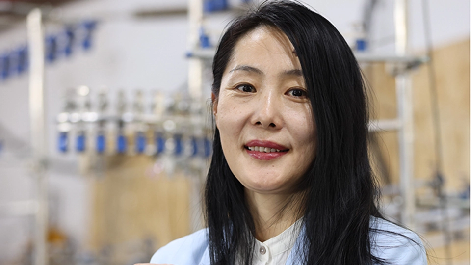 Erdene Naidan in Zuzu's workshop